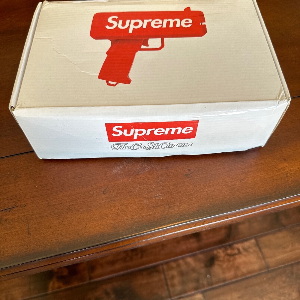 Supreme money gun
